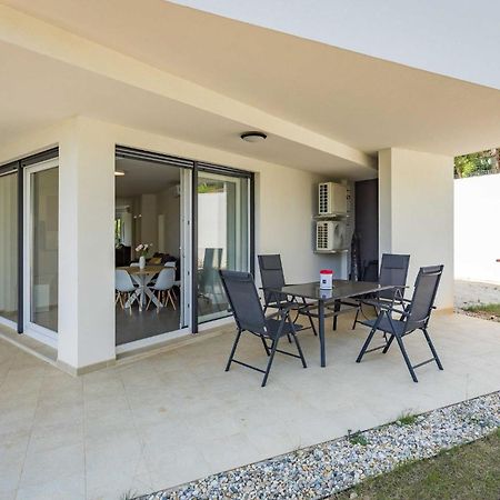 Apartments At Villa Frida Premantura Exteriör bild