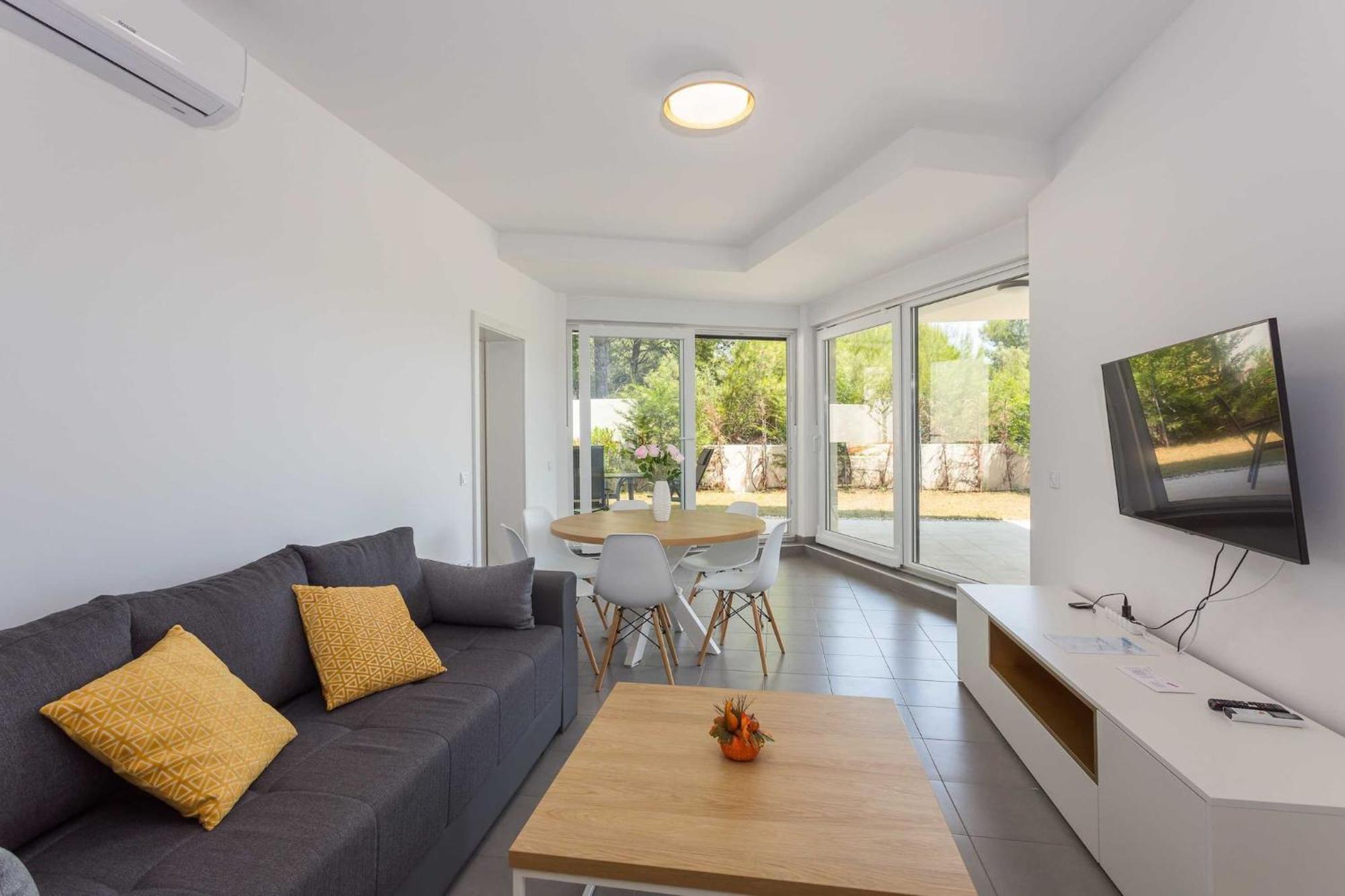 Apartments At Villa Frida Premantura Exteriör bild