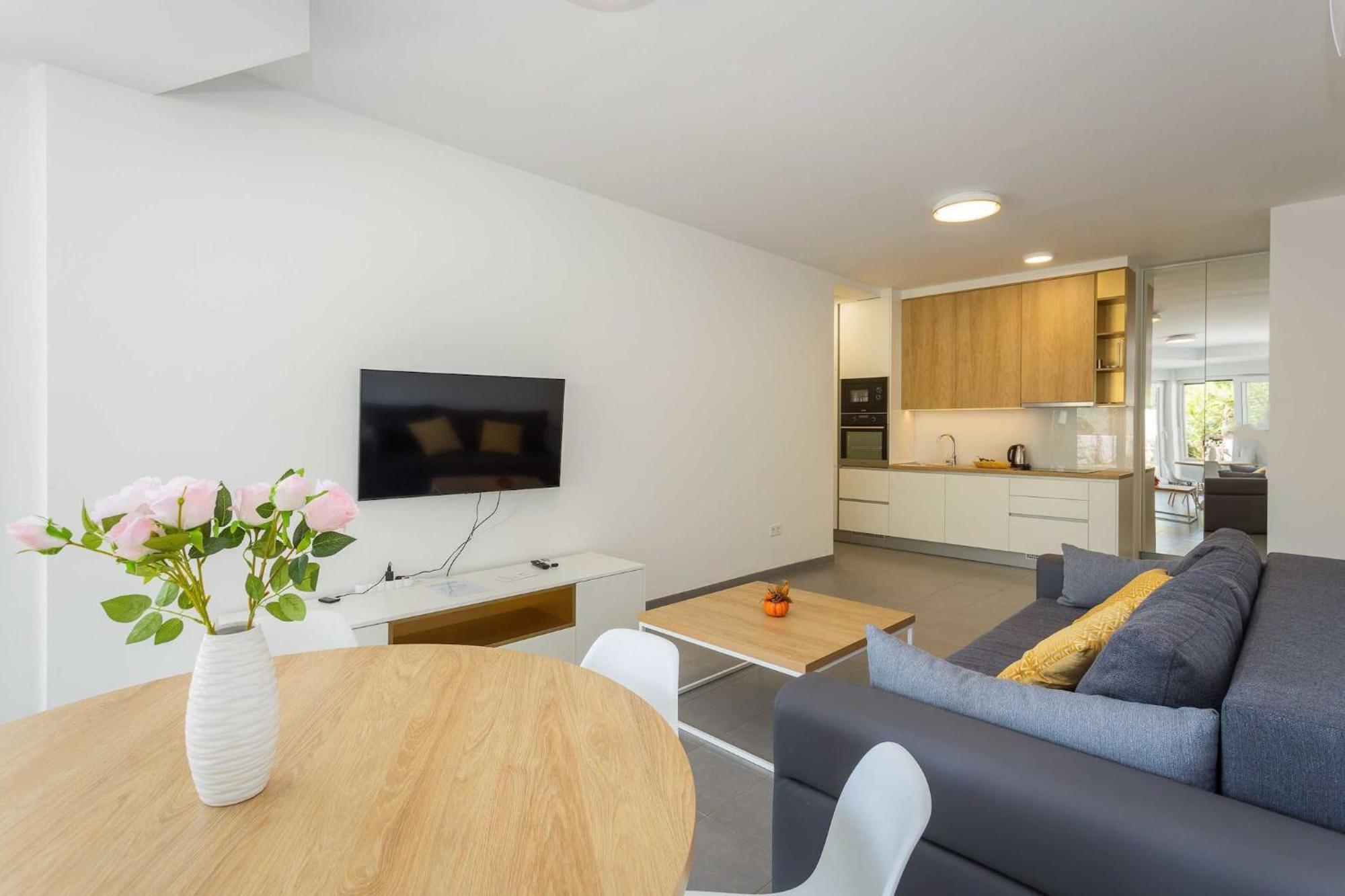 Apartments At Villa Frida Premantura Exteriör bild